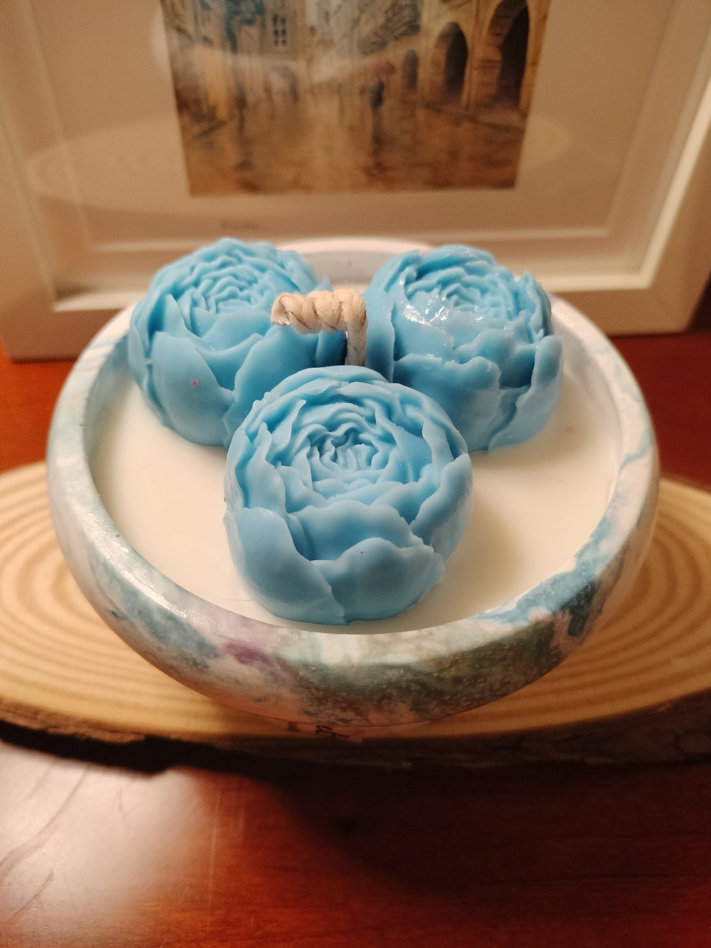 ✨ Lutrio: Onde a força do mármore encontra a delicadeza das rosas e a frescura da natureza.